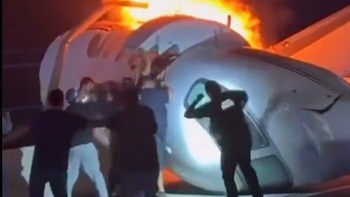 Jet privado procedente de Los Cabos se estrella en autopista de Texas: hay un muerto y cinco heridos | Video