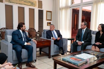 César Acuña expresa su intención