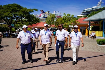 Las delegaciones de El Salvador, Honduras y Guatemala recorrieron el puerto de cruceros para conocer protocolos de atención a más de 6,000 turistas./(Redes Ricardo Cucalón)
