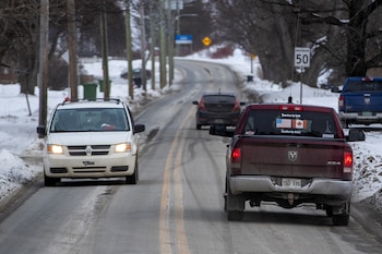 La frontera norte de Vermont siempre fue más un puente que una línea divisoria. Hoy esa identidad compartida convive con pérdidas reales: insumos más caros, menos clientes del otro lado y márgenes que se achican mes a mes (REUTERS/Carlos Osorio)