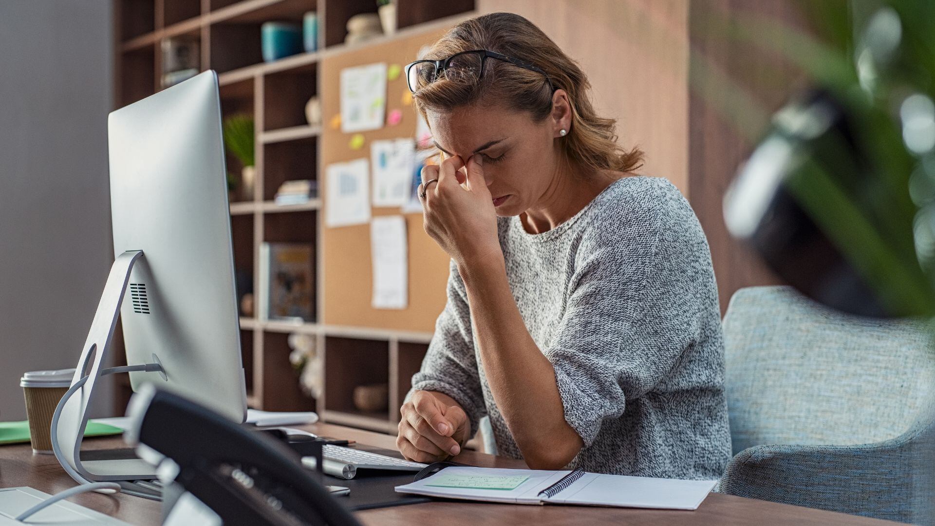 La legislación laboral colombiana exige un procedimiento riguroso antes de proceder con un despido, garantizando el debido proceso al trabajador - crédito Canva