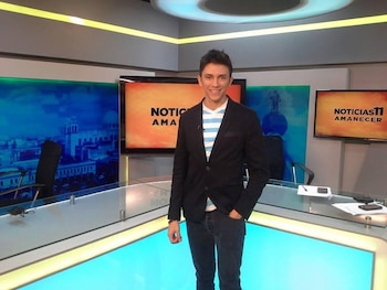Pese a la tragedia familiar, Steeven Lara terminó el bachillerato, se formó como periodista y llegó a ser presentador de televisión en El Salvador. (Foto: cortesía)