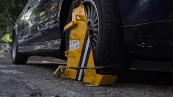 Presentan demanda para anular el acuerdo que autoriza las “botas” a vehículos mal estacionados en la ciudad de Panamá