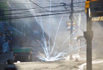 Se gudiza la crisis por