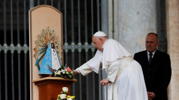 Emotivo homenaje del papa Francisco
