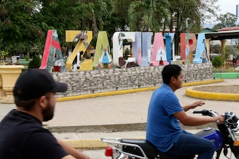Más de 2.300 motocicletas fueron decomisadas recientemente por infracciones relacionadas con la falta de documentación y licencias.(Honduras). EFE/ Germán Reyes