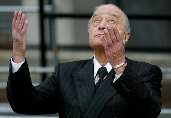 Mohamed Al Fayed gesticula a