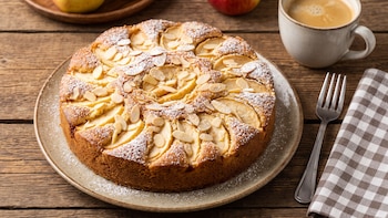 Receta de torta alemana de manzanas y almendras, rápida y fácil