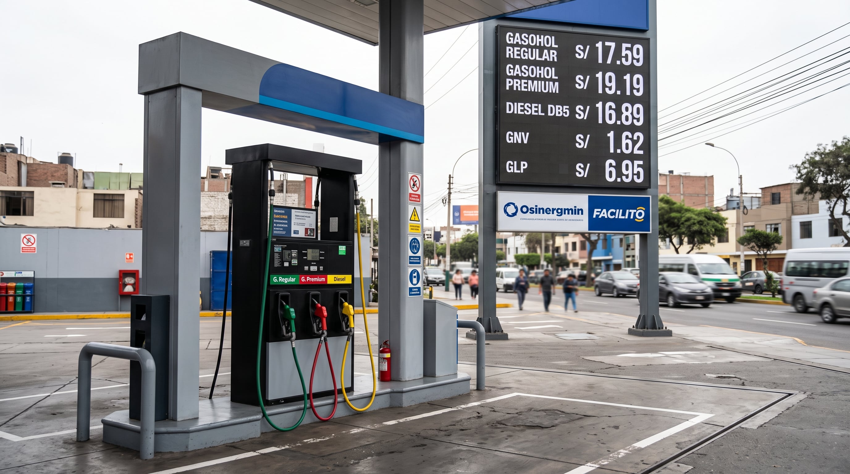 Una estación de servicio en Lima muestra un panel digital con los precios vigentes de los combustibles según el aplicativo Facilito de Osinergmin. (Imagen Ilustrativa Infobae)