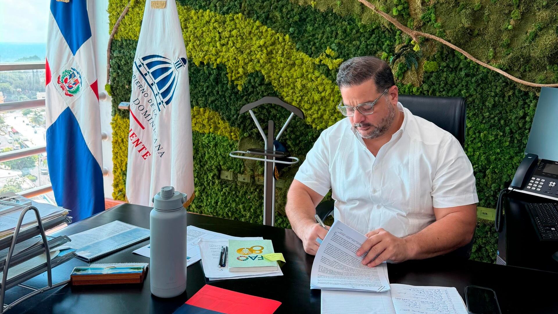 El Ministro Paíno Henríquez destaca la intervención del río Haina como obligación estatal urgente para proteger comunidades y ecosistemas clave. (Foto cortesía Medio Ambiente República Dominicana)