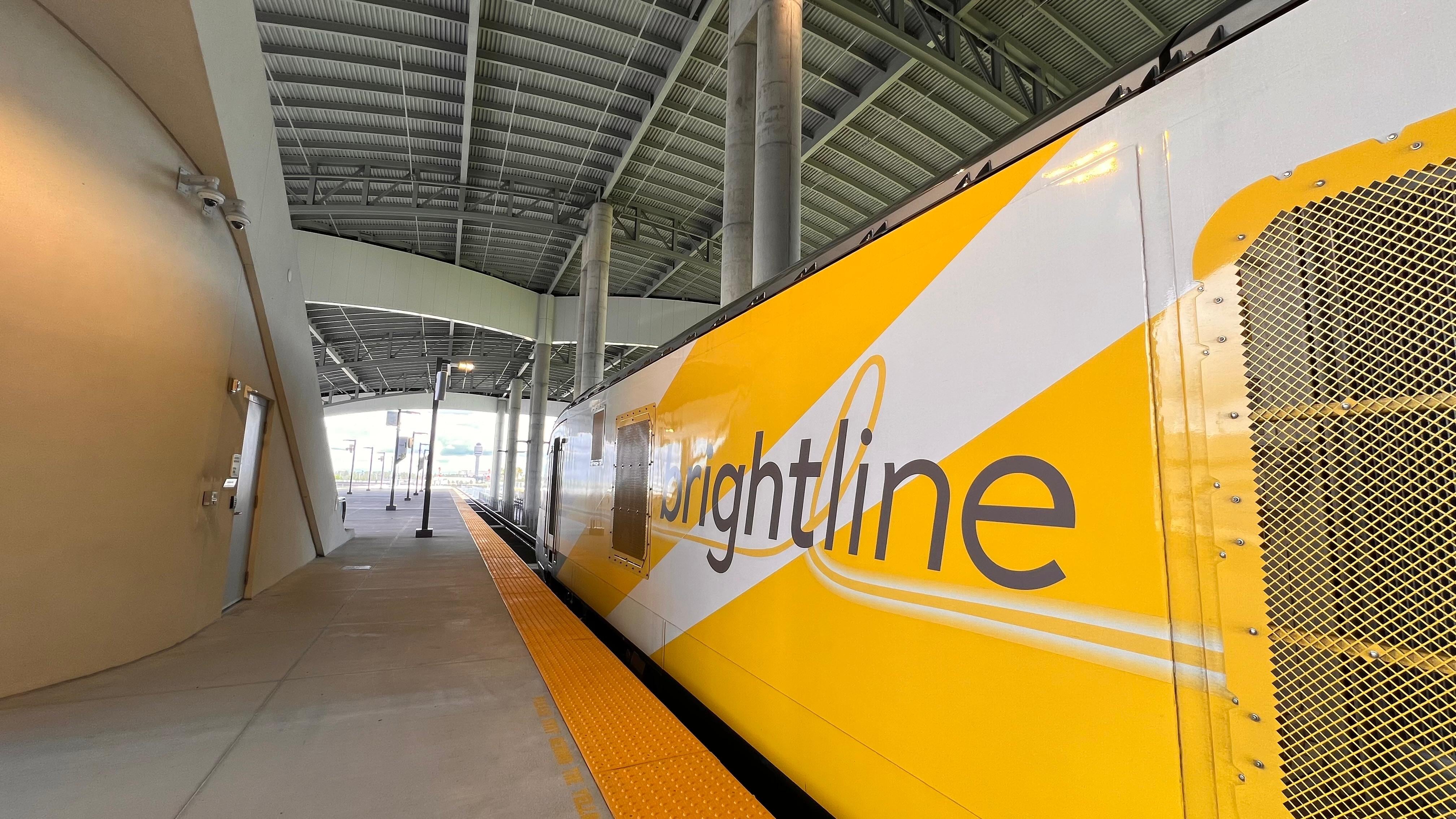 El flujo de caja de Brightline ha disminuido un 52 %, con solo 139 millones de dólares en efectivo al cierre de 2025