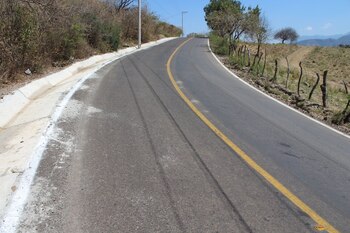 Foto: carretera Zitácuaro, Michoacán Foto: TW/@AyttoZitacuaro