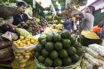Fotografía de archivo de un mercado de verduras en Lima (Perú). EFE/Eduardo Cavero