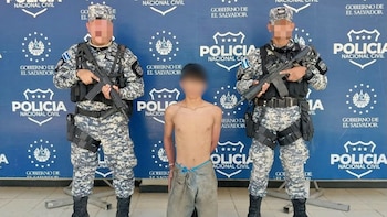 El Salvador: Capturaron a un hombre acusado de asesinar a su pareja dentro de una vivienda