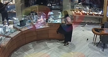 Una trabajadora de la joyería atracada en Santa Cruz de la Sierra quedó aprehendida por presunta complicidad