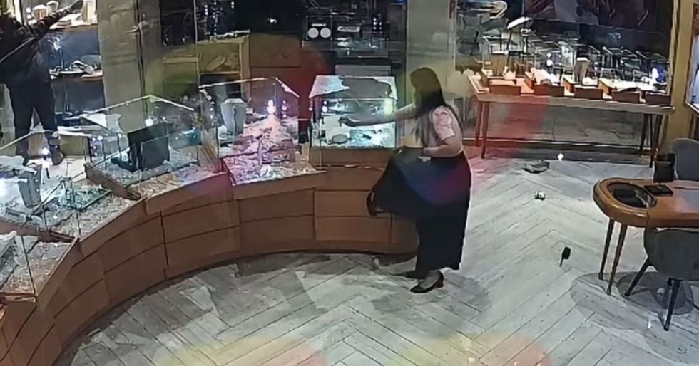 Una trabajadora de la joyería atracada en Santa Cruz de la Sierra quedó aprehendida por presunta complicidad