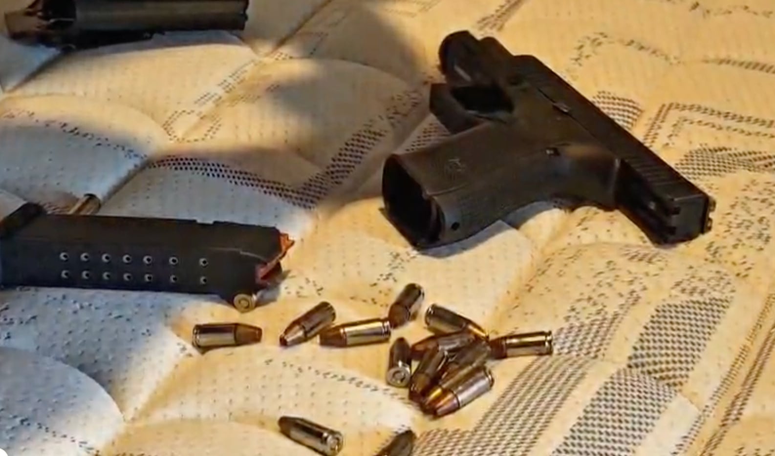 Durante las intervenciones policiales fueron decomisados tres kilos de cocaína, dinero en efectivo y armas, según el reporte preliminar. Crédito: MSP