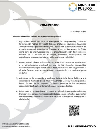 Peritos especializados revisan los documentos