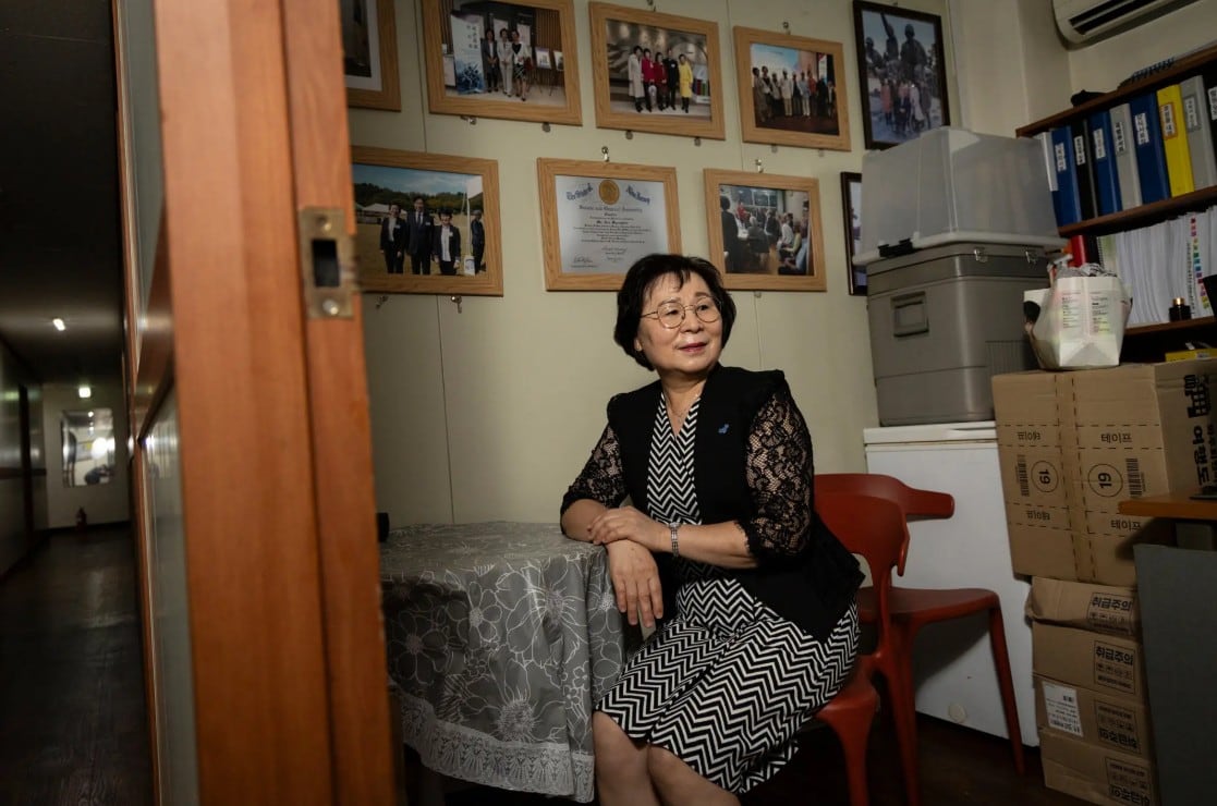 El padre de Son Myong-hwa murió de una enfermedad pulmonar contraída al trabajar en las minas de Corea del Norte (Woohae Cho para The New York Times)