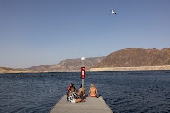 La capacidad del embalse resulta clave para el abastecimiento de millones de personas y para la generación de energía en la región (REUTERS/Caitlin Ochs)