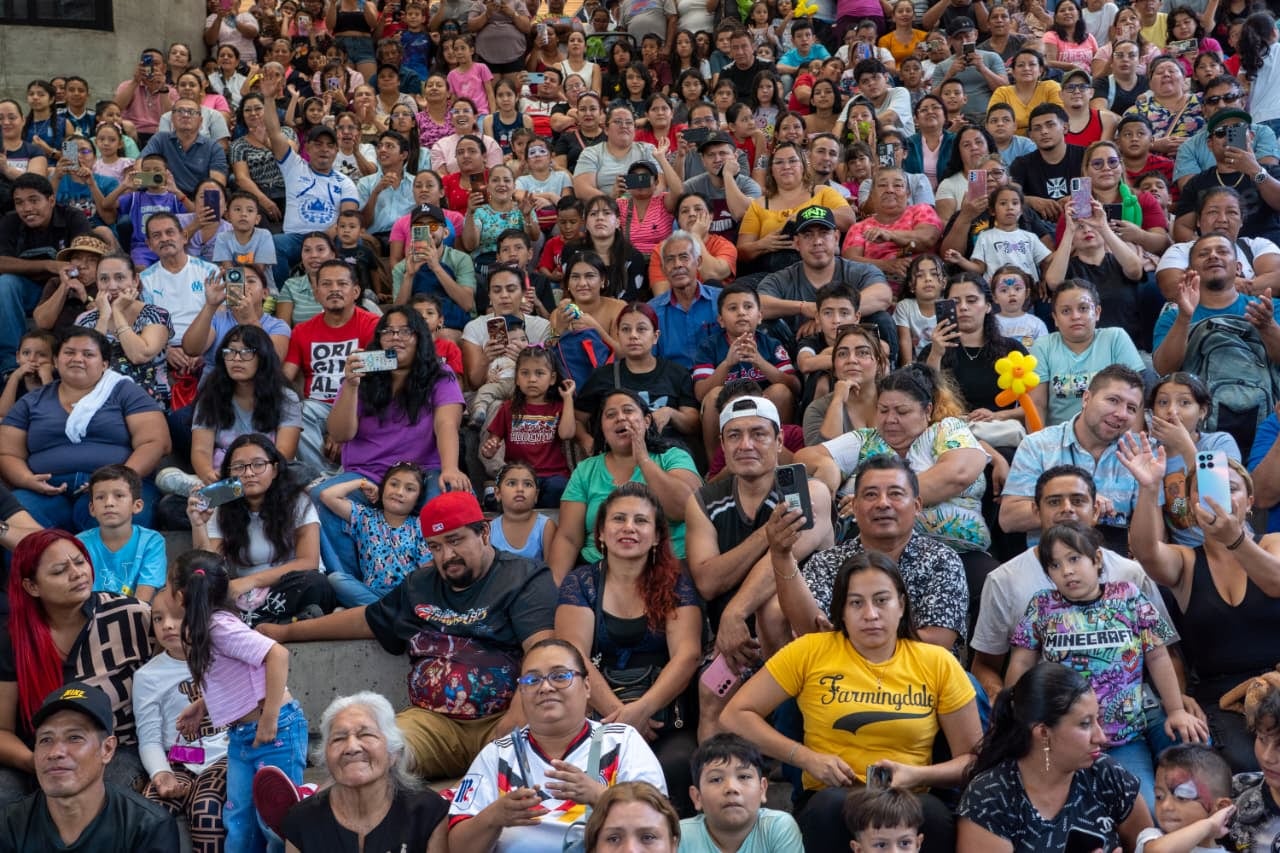 El municipio arrancó un programa especial en el Parque Cuscatlán para festejar a la infancia local durante todo octubre, ofreciendo actividades recreativas gratuitas, zonas temáticas, espectáculos infantiles y atracciones aptas para toda la familia (Foto cortesía alcaldía de San Salvador)