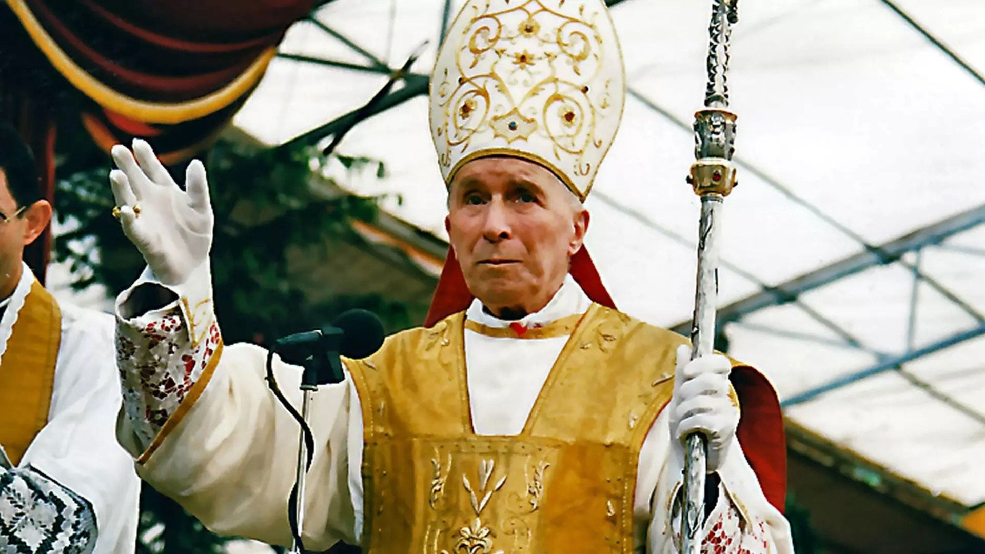 Marcel Lefebvre Arzobispo francés y fundador de la Fraternidad San Pío X, fue excomulgado en 1988 por ordenar obispos sin permiso del Papa. Murió en 1991 sin reconciliarse con Roma. (Archivo)