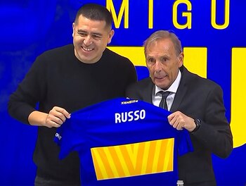 Veiga defendió a Riquelme y