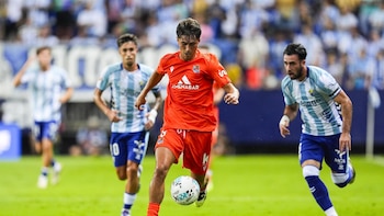 El centrocampista Mikel Rodríguez ficha por el Deportivo Alavés hasta 2031