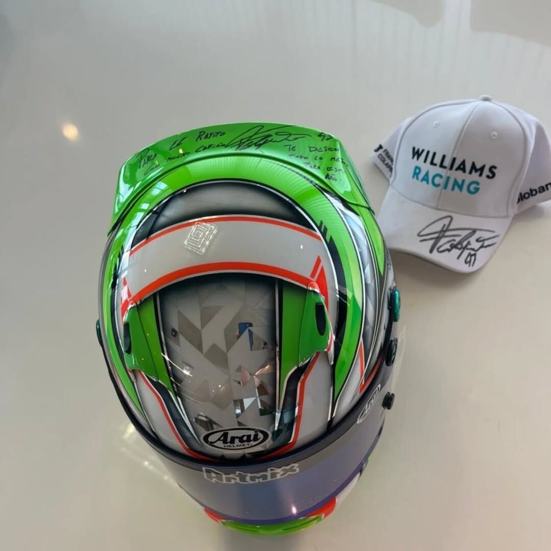 El casco del Rayito que tiene la