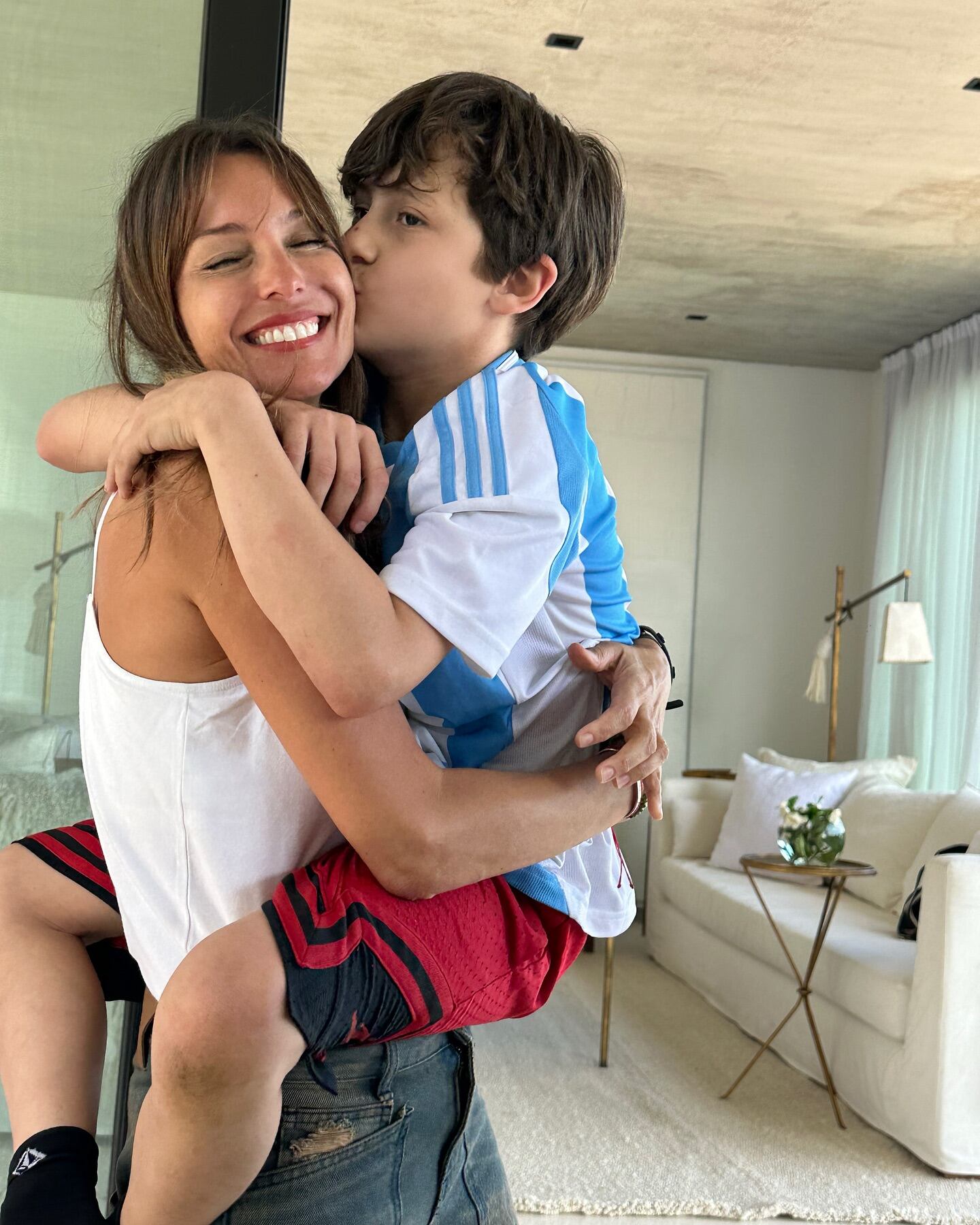 La tierna postal de Pampita y Benicio