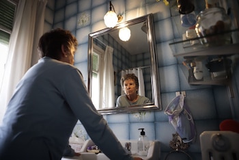 Maricarmen frente al espejo. (Sindicato