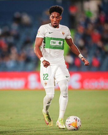 Johan Mojica anota en el