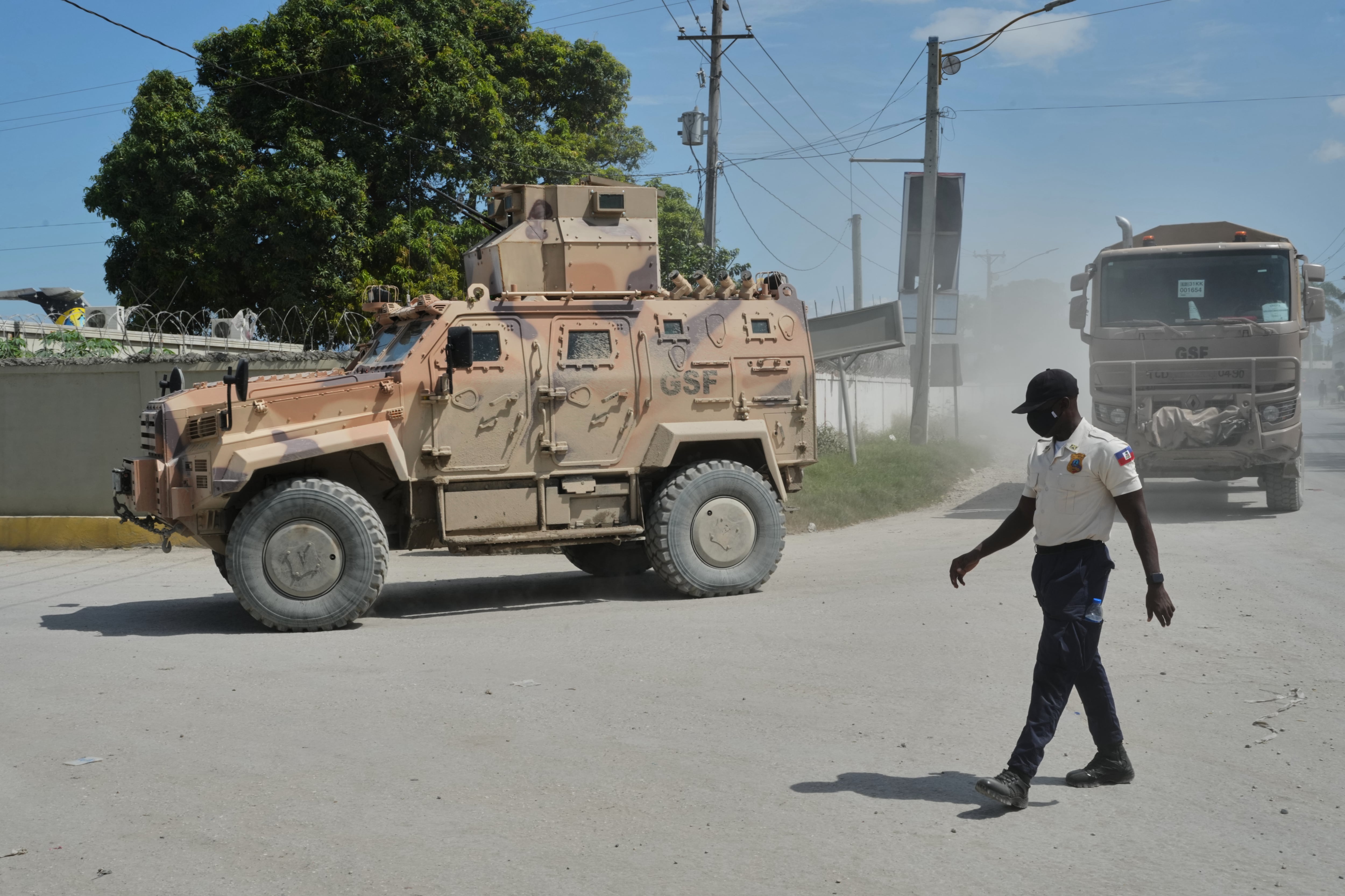 Fuerzas de seguridad en Puerto Príncipe, Haití, el 20 de octubre del 2026. . (AP foto/Odelyn Joseph)