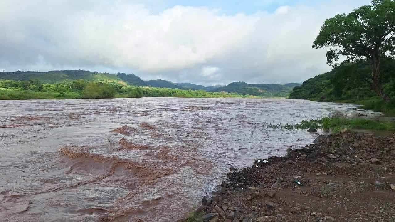Las estaciones de monitoreo en Santa Bárbara registran niveles de crecida de 4,30 metros, de acuerdo con el hidrólogo Luis Dacosta. (Foto: Cortesía)