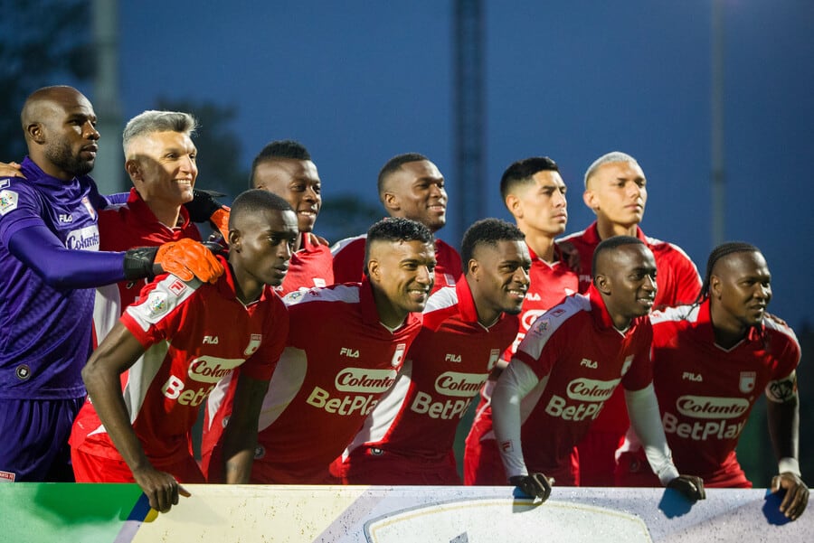 Independiente Santa Fe busca una nueva victoria para salir de la irregularidad en la campaña - crédito Catalina Olaya / Colprensa