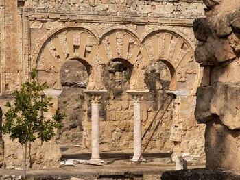 ARCHIVO - En las ruinas