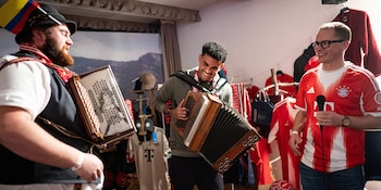 Luis Díaz se divirtió tocando