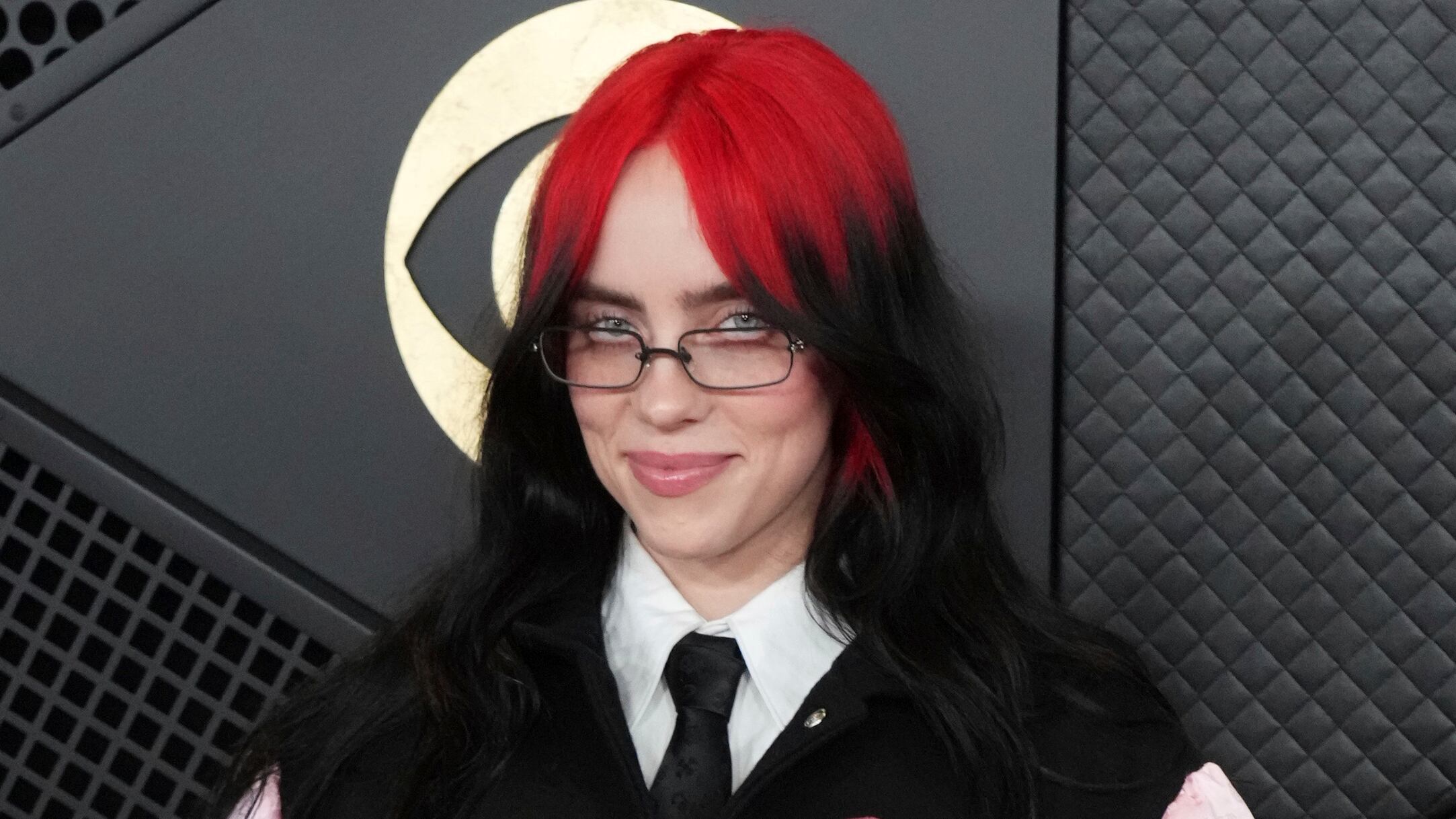 La cantante cuestionó públicamente la acumulación de riqueza de los multimillonarios frente a una audiencia que incluía a Mark Zuckerberg y Priscilla Chan. (Foto Jordan Strauss/Invision/AP, archivo)