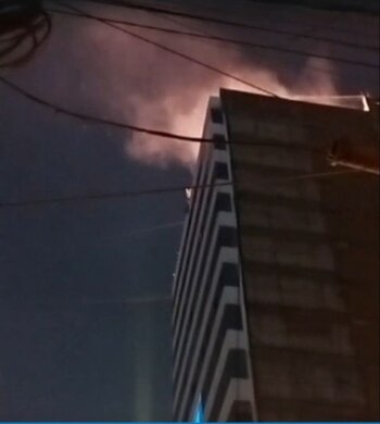 Incendio en centro comercial de Gamarra de La Victoria, hoy 31 diciembre.