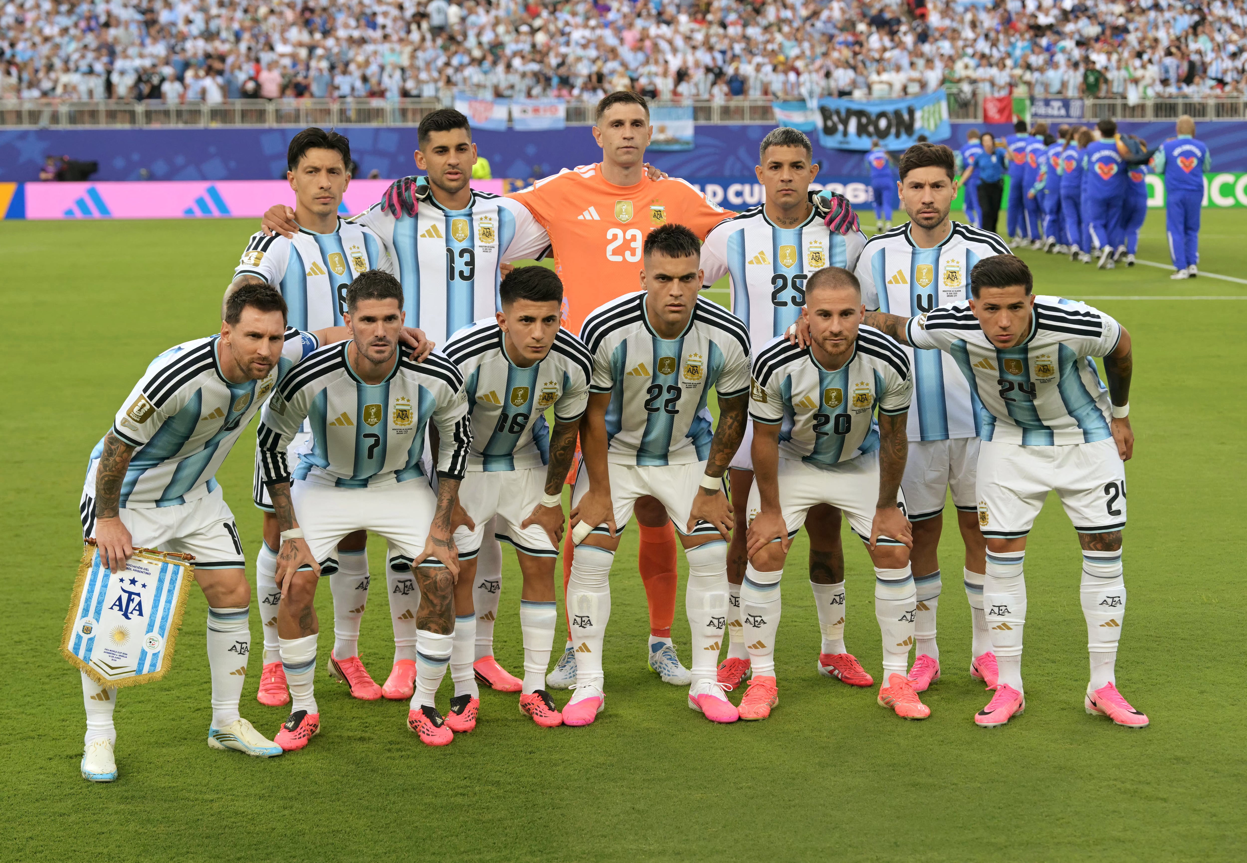 Lionel Scaloni confirmó el once inicial para el partido contra Austria (Photo by JUAN MABROMATA / AFP)