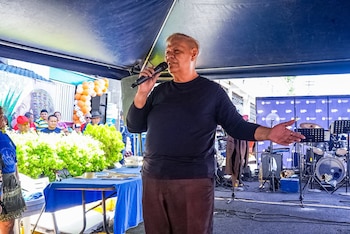 El festival incluyó actividades culturales y de entretenimiento, como la participación del imitador de voces Juan Manuel, que sumó dinamismo a la experiencia. (Foto cortesía Alcaldía de San Salvador)