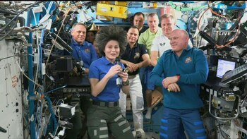 La astronauta italiana Samantha Cristoforetti se convirtió en la primera europea en tomar el mando de la Estación Espacial Internacional EEI), y la ceremonia fue retransmitida en directo (AFP)