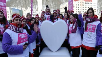 RIA Novosti Roundup -- Olympic Volunteers Prepared; Sochi's Artificial Snow