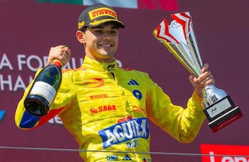 Montoya tomó el liderato de la carrera en la octava vuelta tras adelantar a Bennett y se mantuvo al frente hasta el último giro - crédito Prema Racing