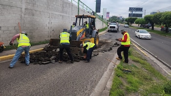 AMDC mudou temporariamente o dia de postagem para o horário do almoço. Os servidores municipais continuam os trabalhos de manutenção das estradas da capital. (Foto: Processo Digital)