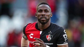 Julián Quiñones jugará el duelo