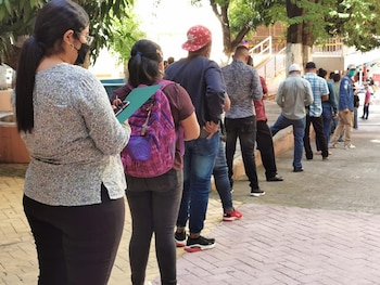 Los empresarios plantean que estudiantes y madres podrían beneficiarse de contratos con jornadas inferiores a 18 horas. (FOTO: La Tribuna)
