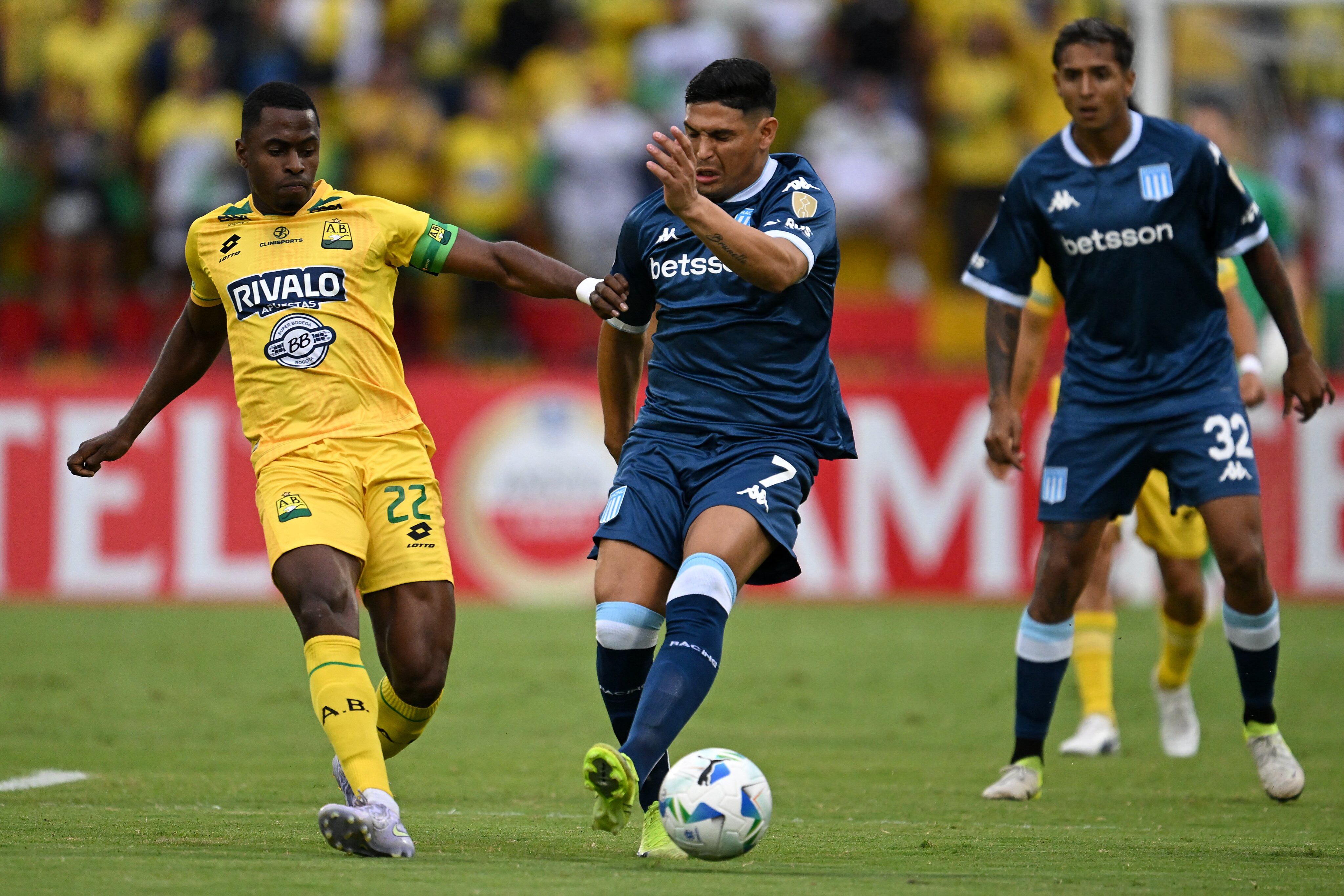 Bucaramanga fue goleado por Racing con un 4-0 que complicó sus planes en la Copa Libertadores - crédito Conmebol