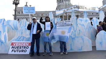 La Cámara de Diputados debate reforma a la ley de glaciares - Marcha Congreso