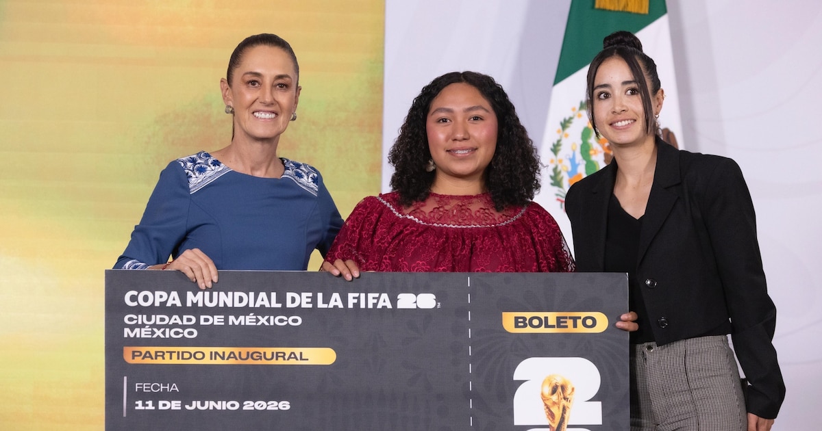 Sheinbaum entrega boletos para la inauguración y partidos del Mundial 2026: ellas son las ganadoras